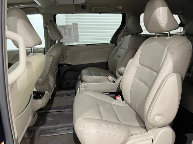 2019 Toyota Sienna XLE - Photo 21