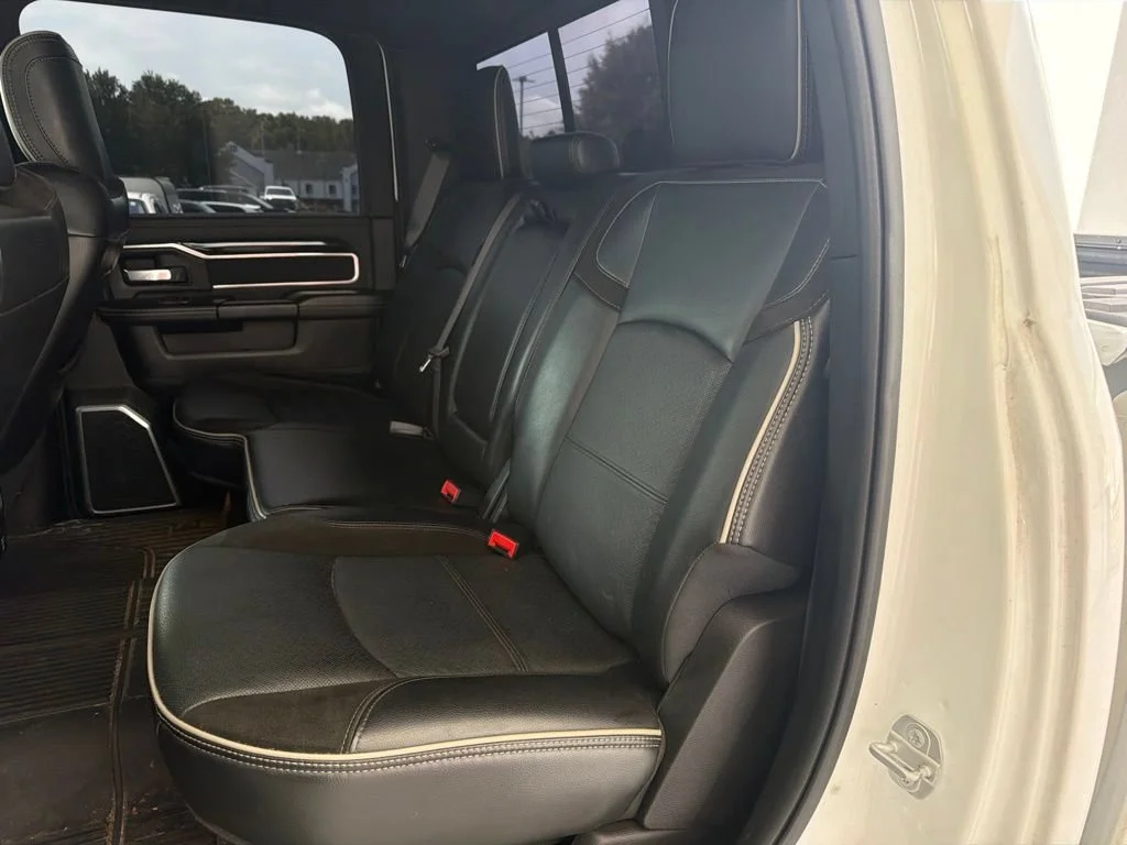 Used 2020 Bright White Clea Ram Laramie image 7