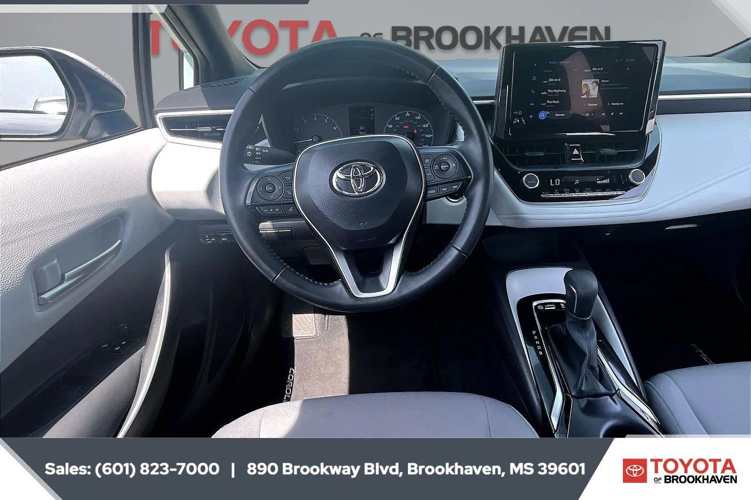 Used 2025 Ice Cap Toyota SE image 5