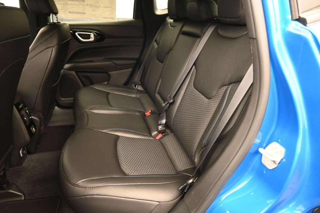 New 2026 Hydro Blue Pearlcoat Jeep Latitude image 2