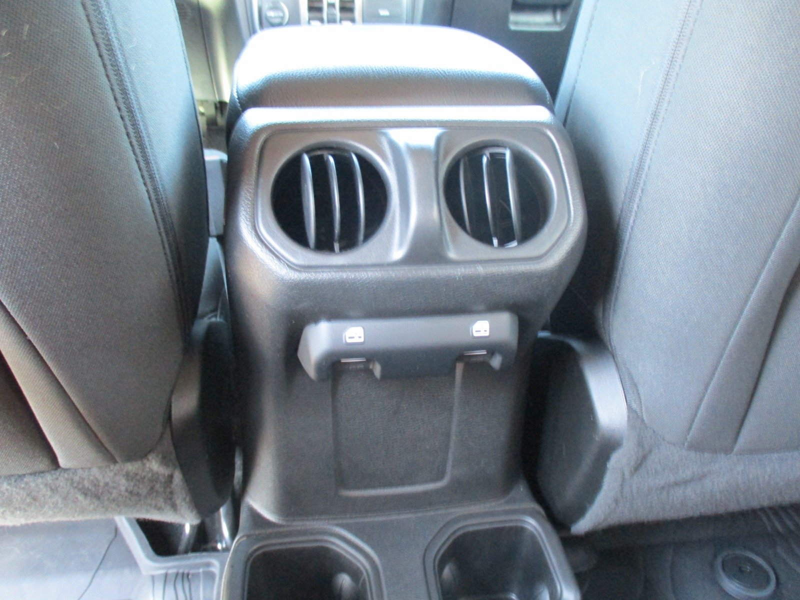 Used 2022 HYDRO BLUE Jeep Sport image 14