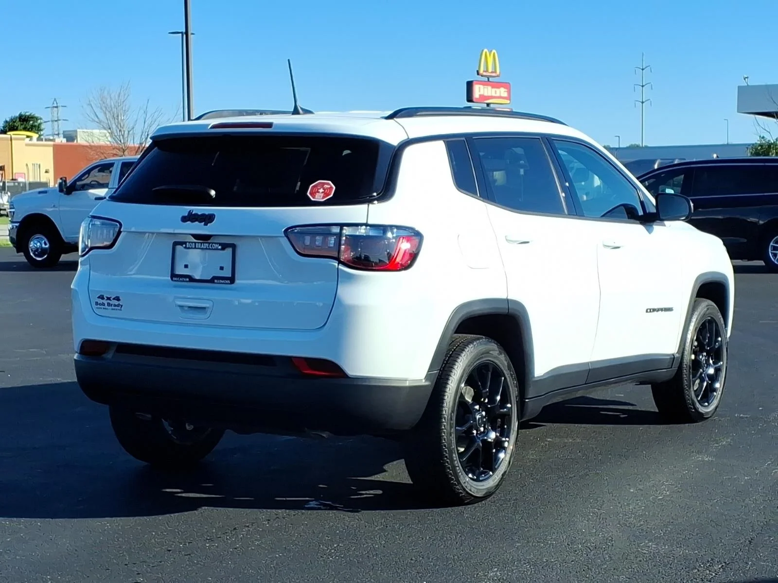 New 2026 Bright White Clear Coat Jeep Latitude Altitude image 11