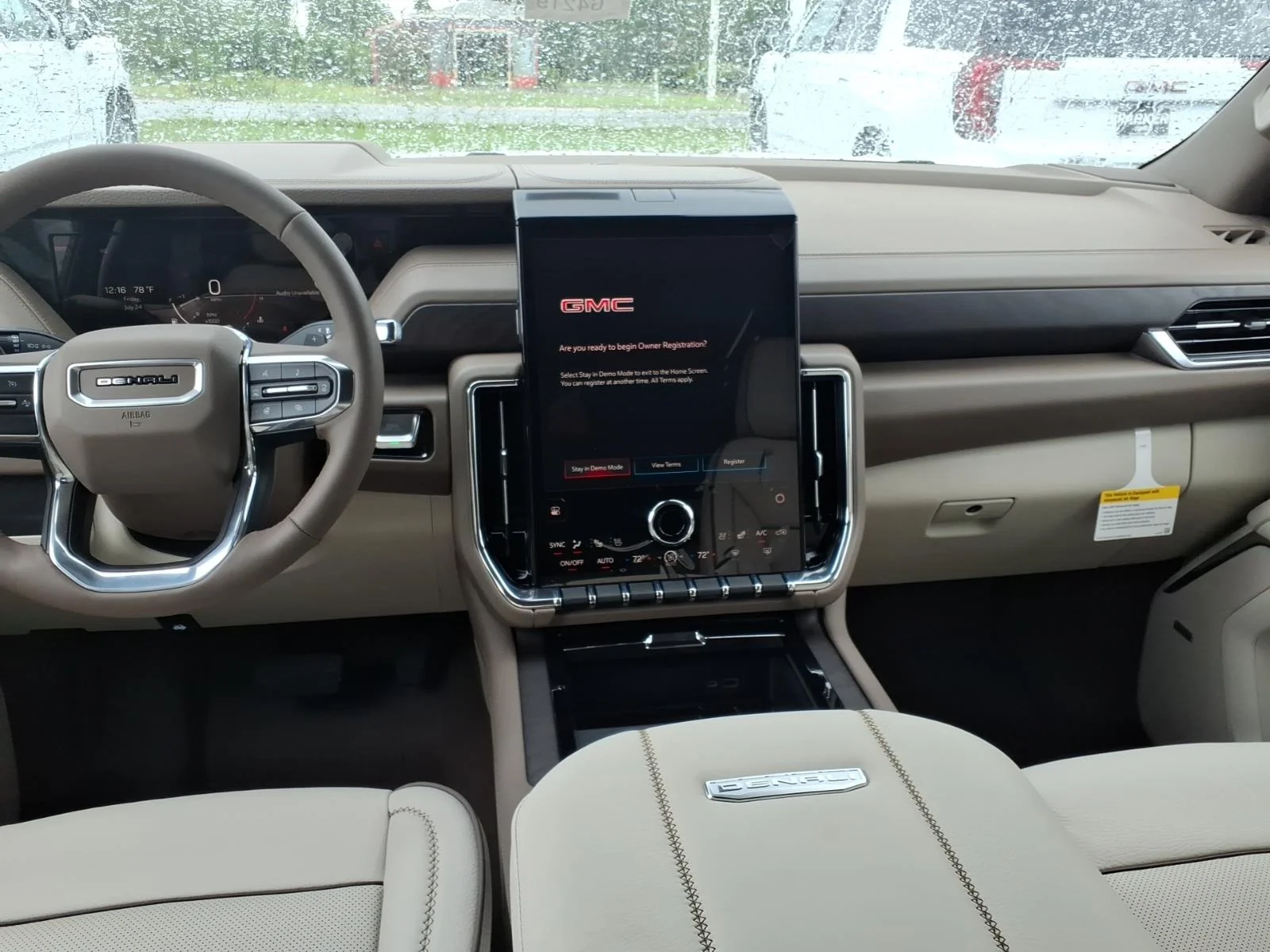 2026 GMC Yukon XL Denali - Photo 8