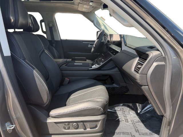 Used 2025 Silver INFINITI SENSORY image 30