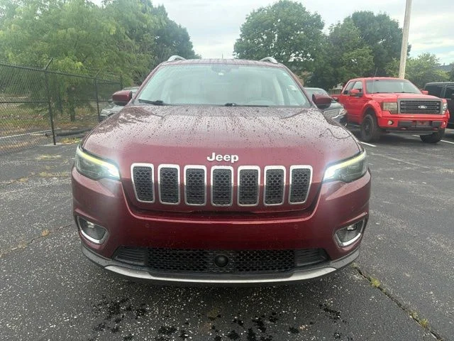 Used 2019 Velvet Red Pearlcoat Jeep Limited image 2