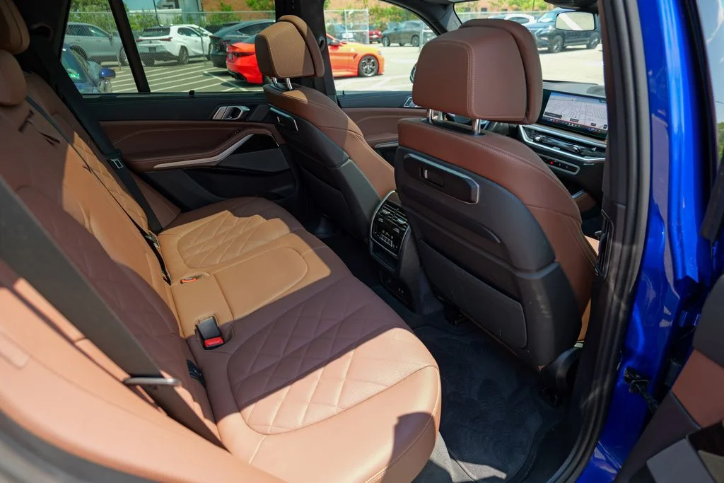 Used 2025 Marina Bay Blue Metallic BMW M60i image 32