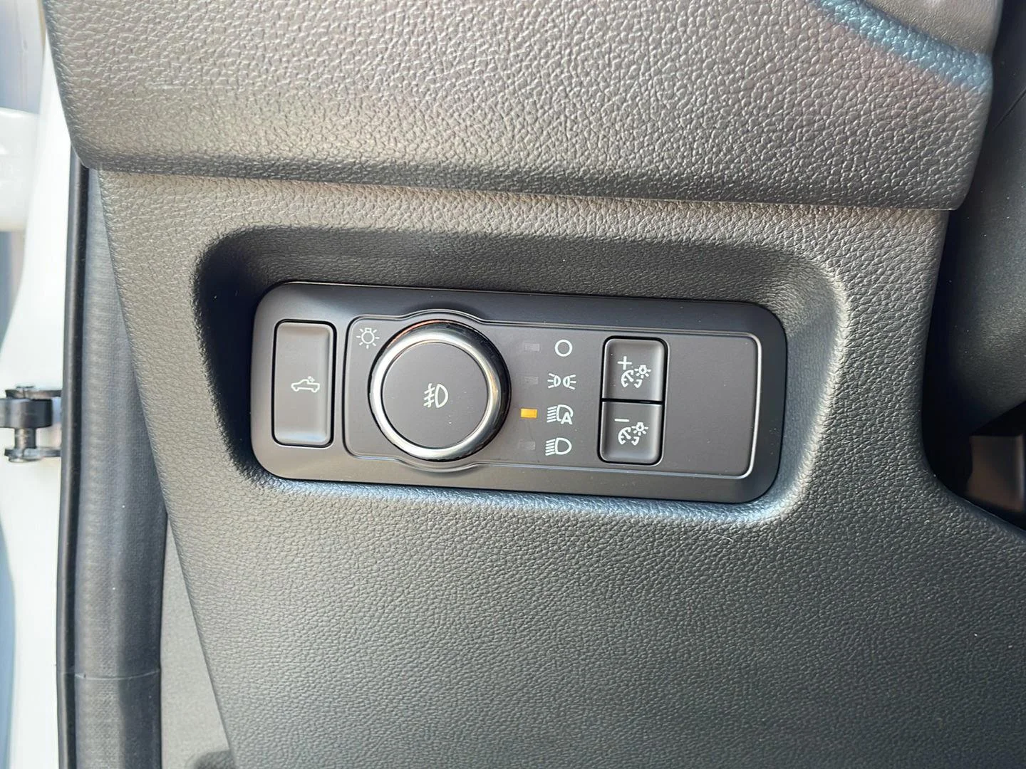 New 2026 Oxford White Ford XLT image 14