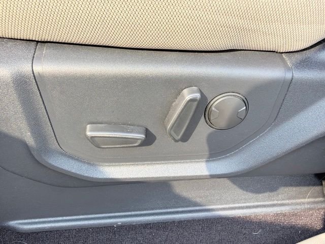 Used 2019 White Ford XLT image 17