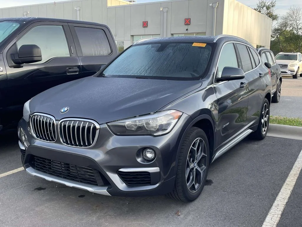 Used 2018 Mineral Gray Metallic BMW xDrive28i image 2