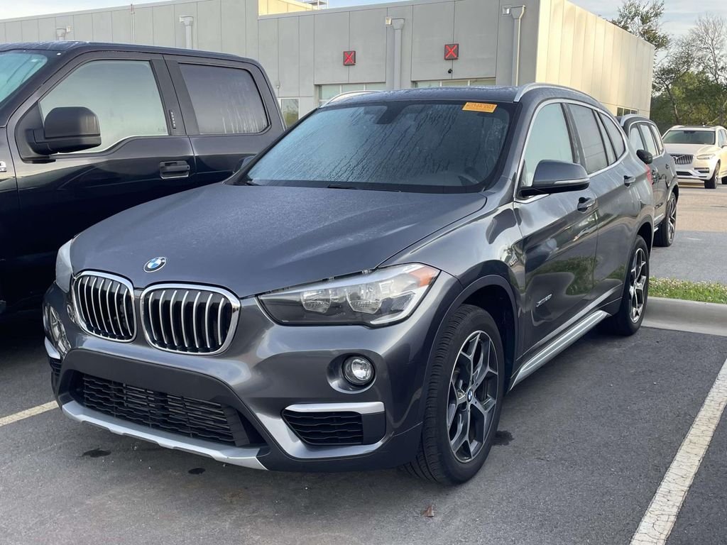 Used 2018 Mineral Gray Metallic BMW xDrive28i image 2