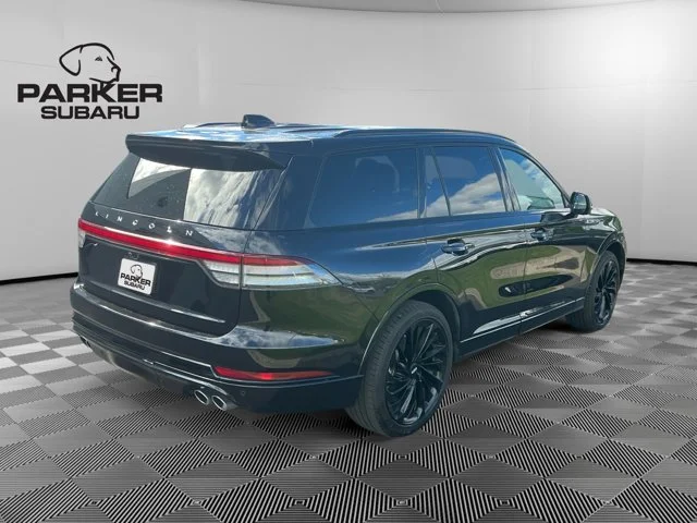 Used 2025 Infinite Black Metallic Clearcoat Lincoln Reserve image 5