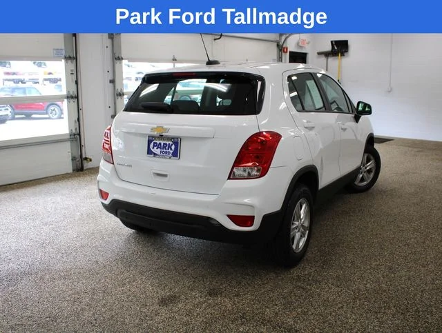 Used 2018 Summit White Chevrolet LS image 6