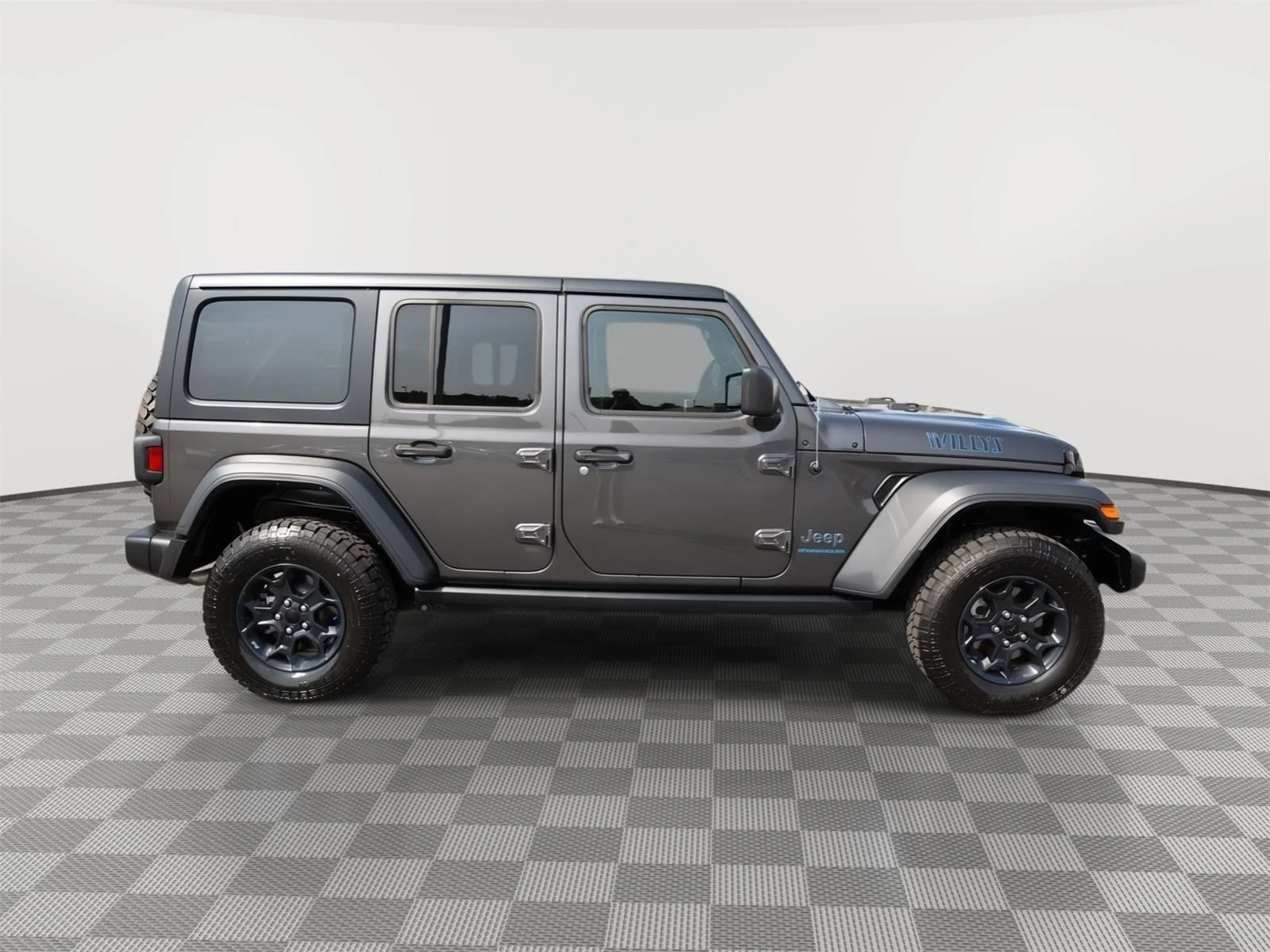 Used 2023 Granite Crystal Metallic Clearcoat Jeep 4X4 image 4