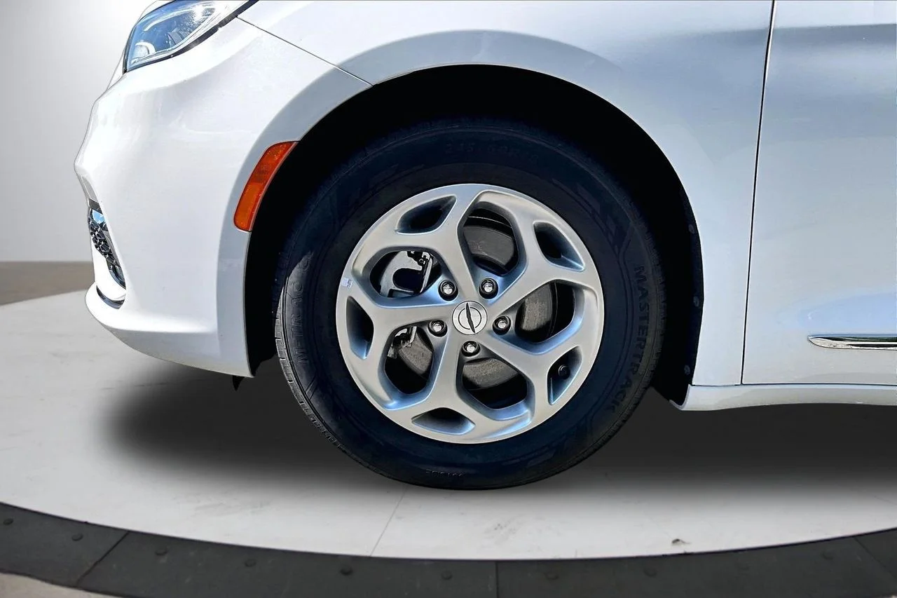Certified Used 2023 White Chrysler Limited image 34