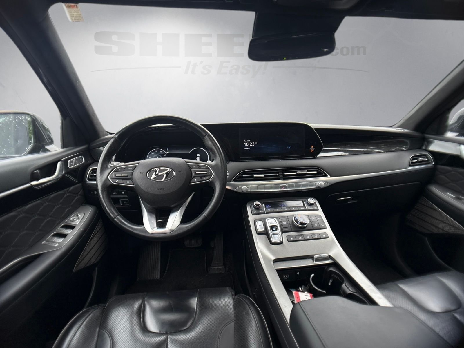 Used 2020 White Hyundai Limited image 3