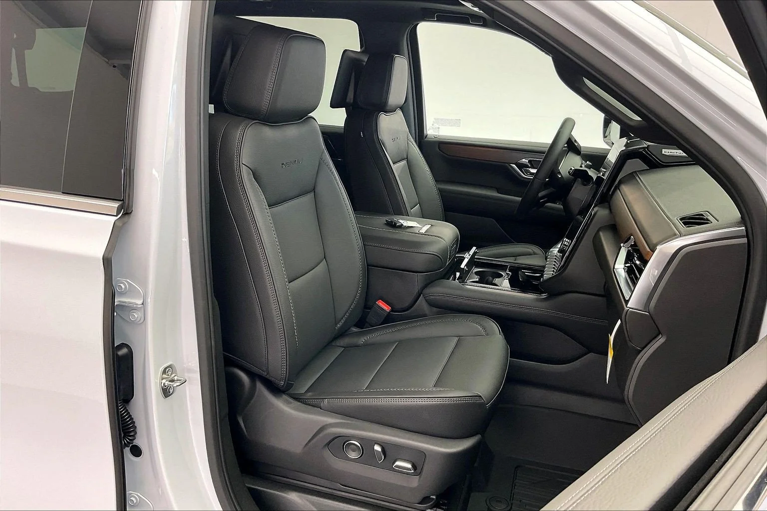 New 2026 Glacier White Tricoat GMC Denali image 9