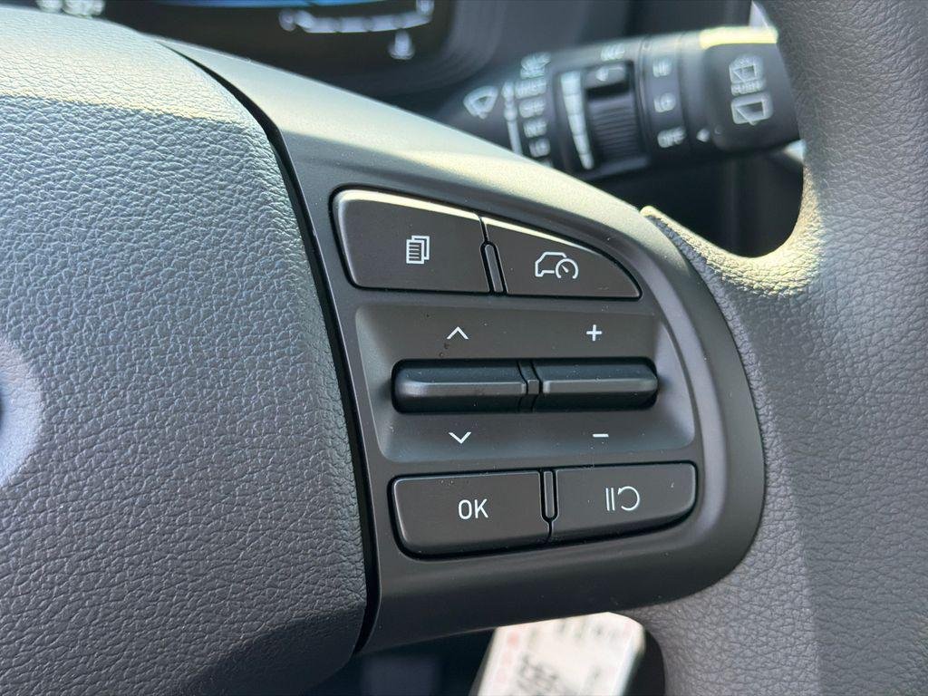 New 2026 White Hyundai SE image 25