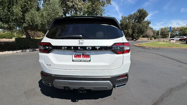 New 2026 Platinum White Pearl Honda AWD EX-L image 5