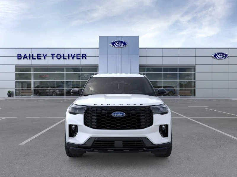 New 2026 Star White Metallic Tri-Coat Ford ST-Line image 31