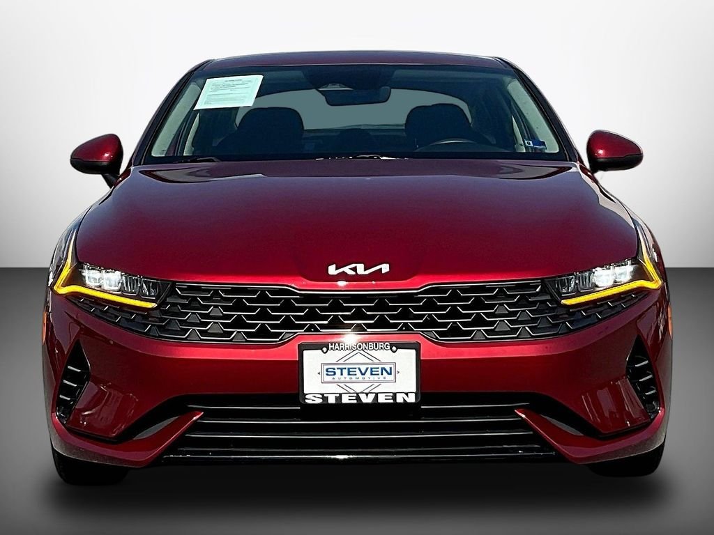 Used 2023 Red Kia LXS image 2