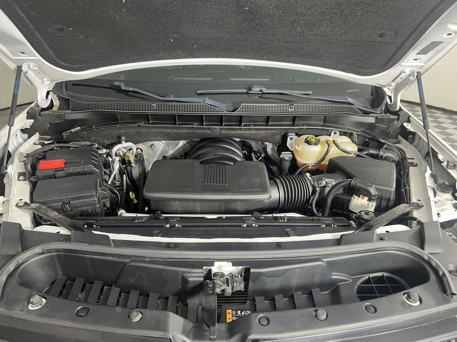 Used 2022 Summit White Chevrolet LT image 8