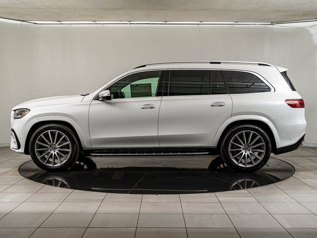New 2026 MANUFAKTUR Moonlight White Metallic Mercedes-Benz GLS 580 image 6