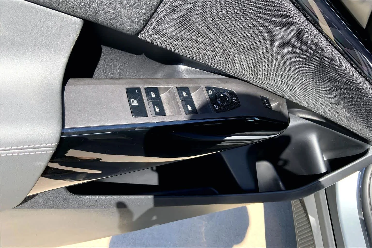 New 2026 Skyscraper Grey Metallic BMW 30 xDrive image 17