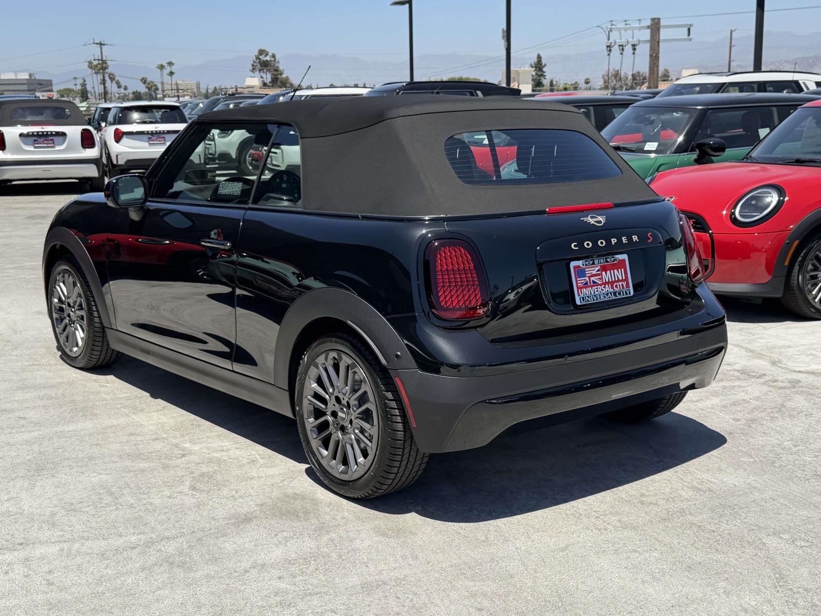 New 2026 0C4R Midnight Black II Metallic MINI Iconic image 3
