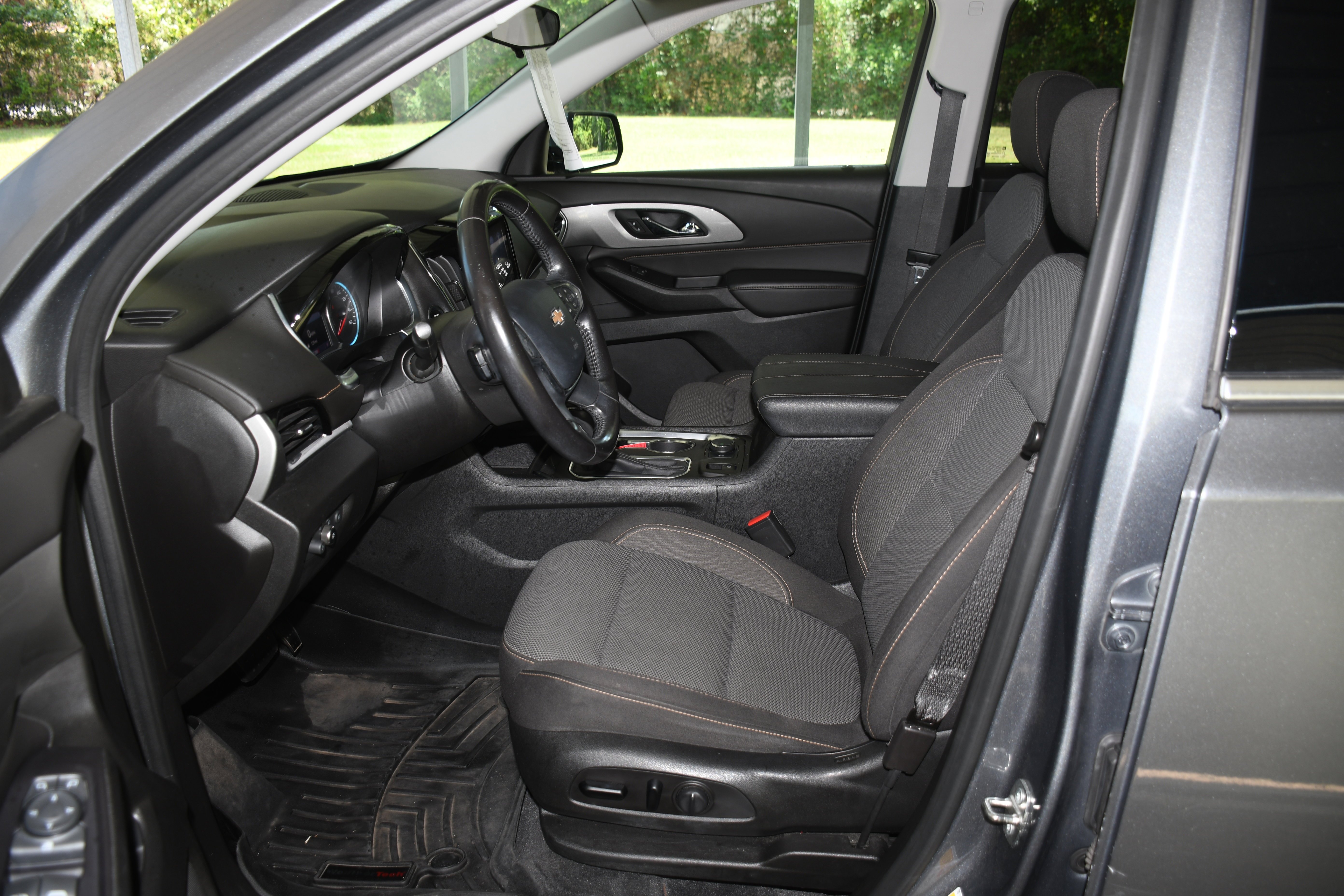 Used 2020 Gray Chevrolet LT image 6