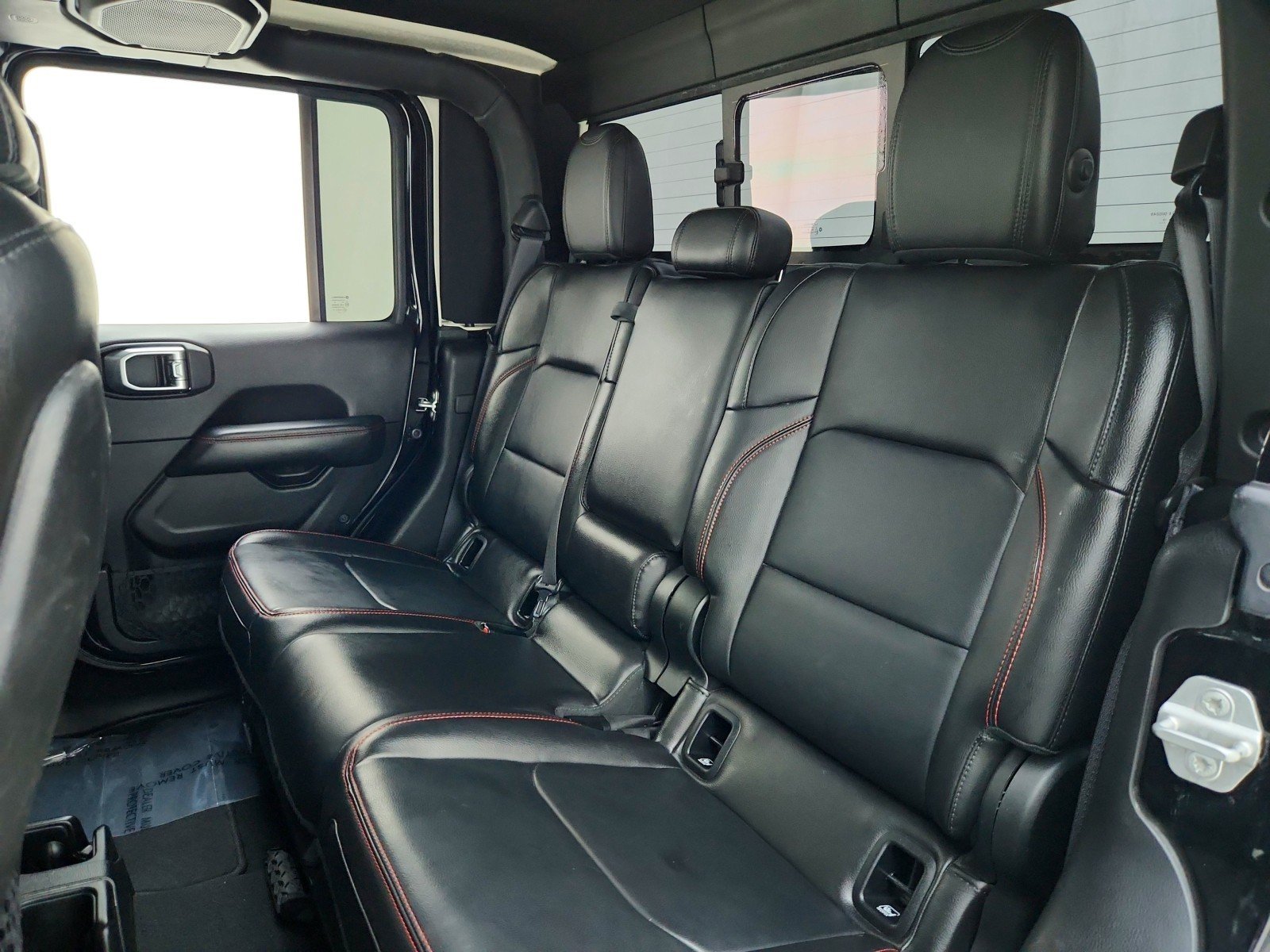 Used 2020  Jeep Rubicon image 26