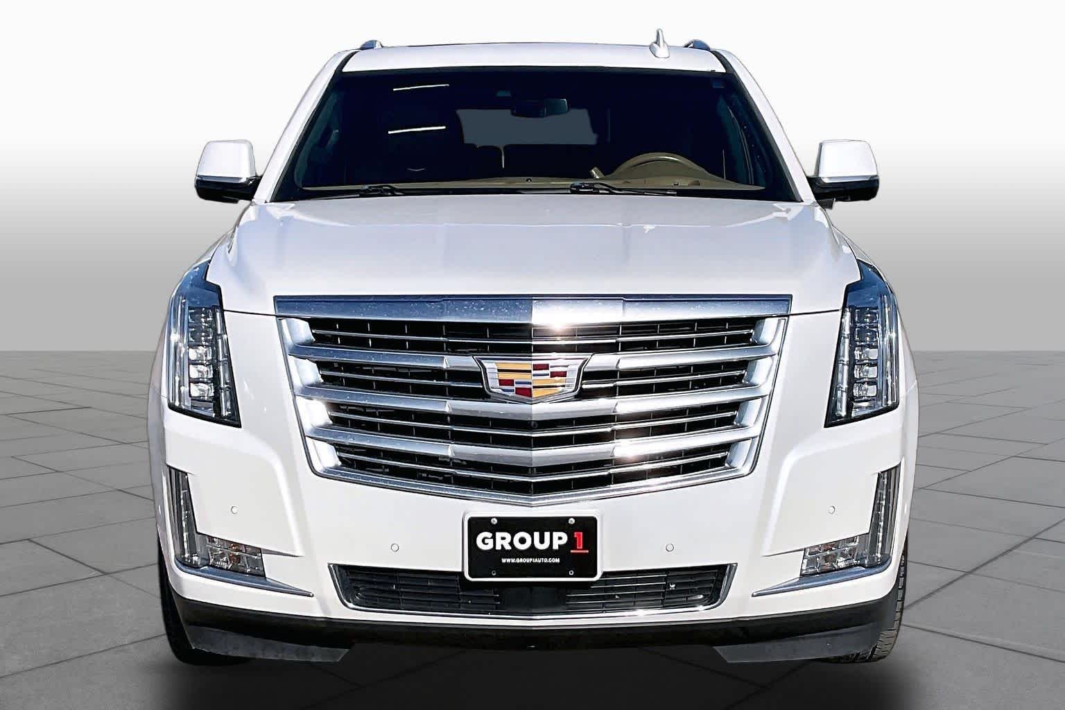Used 2017 Crystal White Tricoat Cadillac Platinum image 4