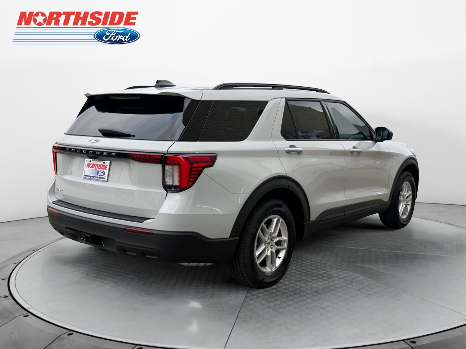 New 2027 Avalanche Gray Ford Active image 7
