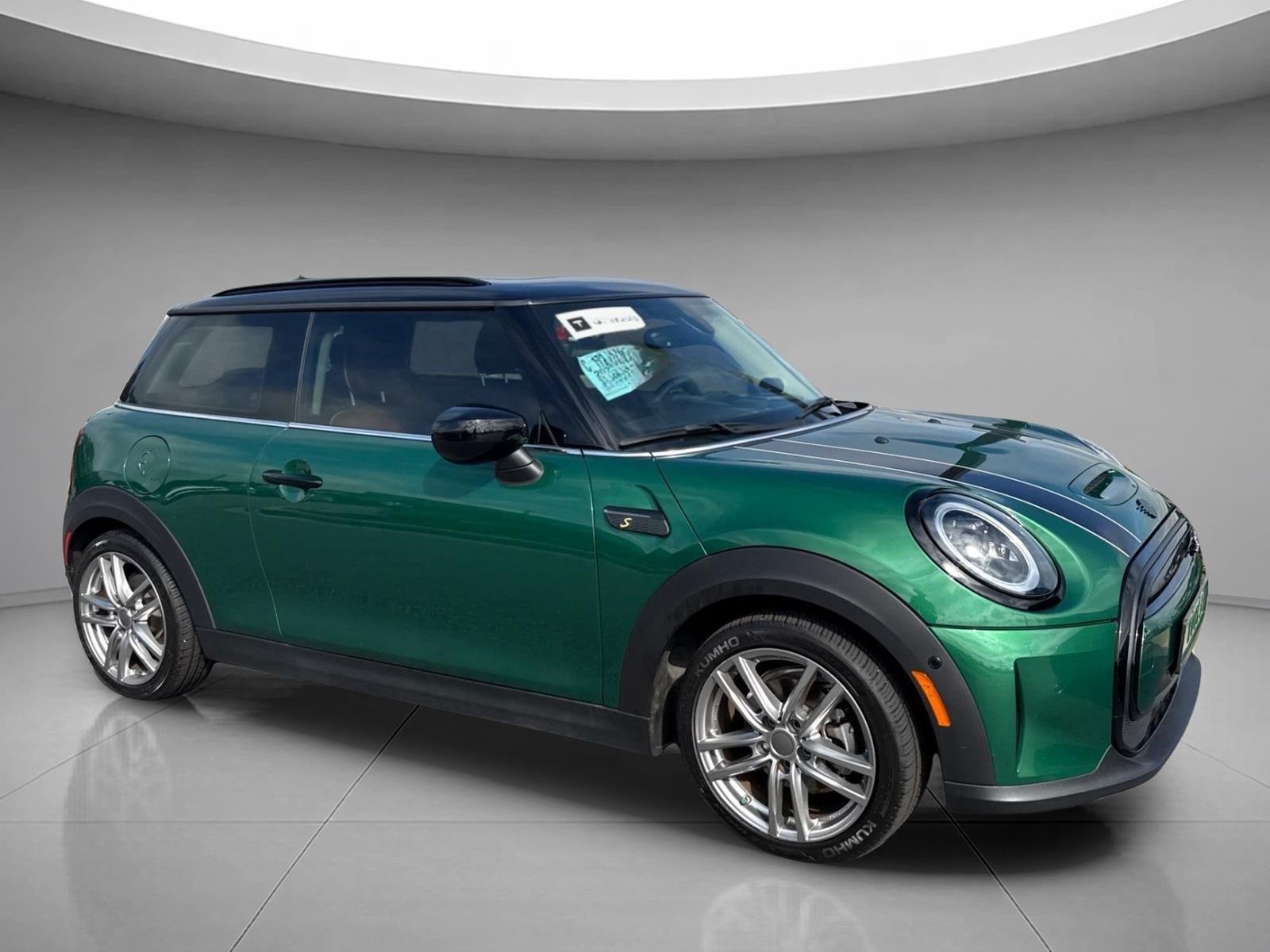 Used 2023 British Racing Green IV Metallic MINI Cooper SE image 21