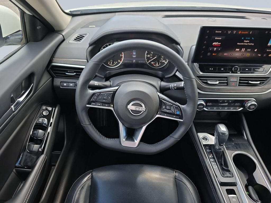 Used 2024 Pearl White Tricoat Nissan 2.5 SL image 12