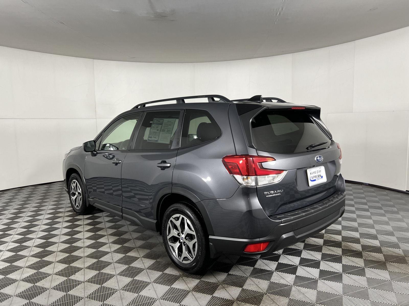Used 2024 Magnetite Gray Metallic Subaru Premium image 6