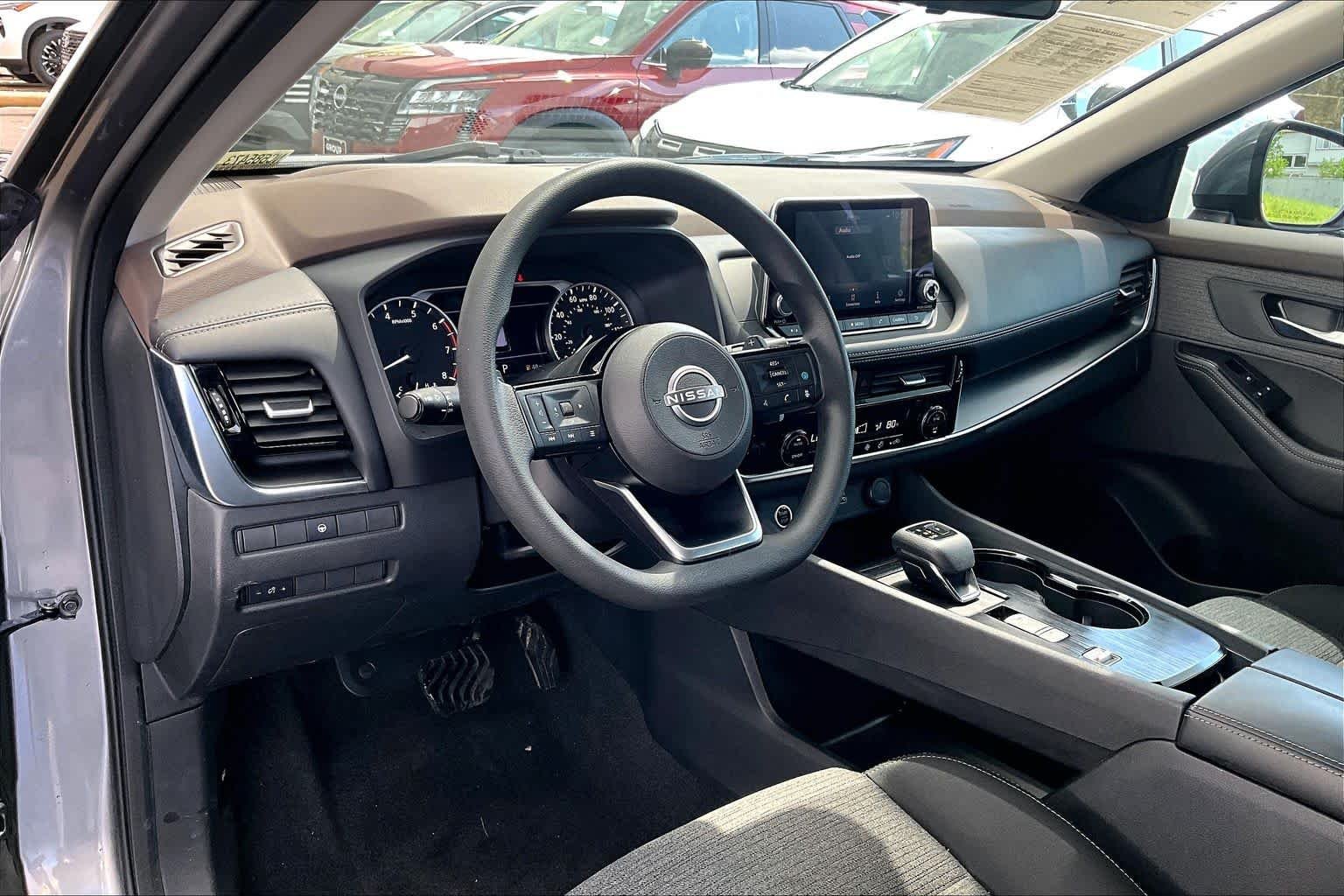 Certified Used 2022 Gun Metallic Nissan SV image 17
