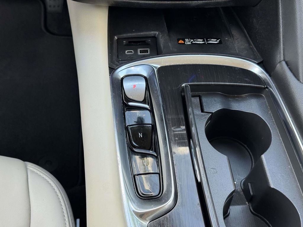 Used 2023 White Buick Essence image 8