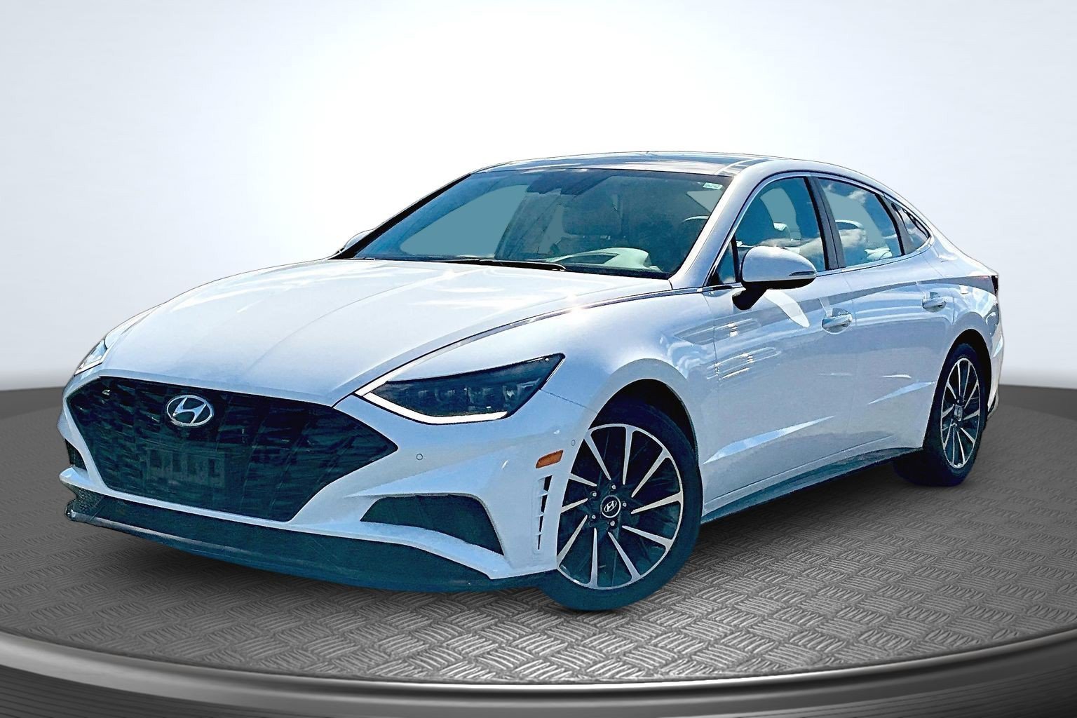 Used 2022 Gray Hyundai Limited image 1