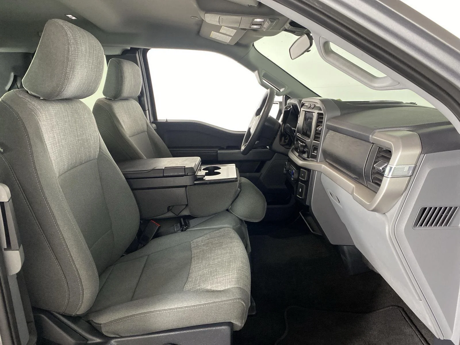 Used 2022 Iconic Silver Ford XLT image 26