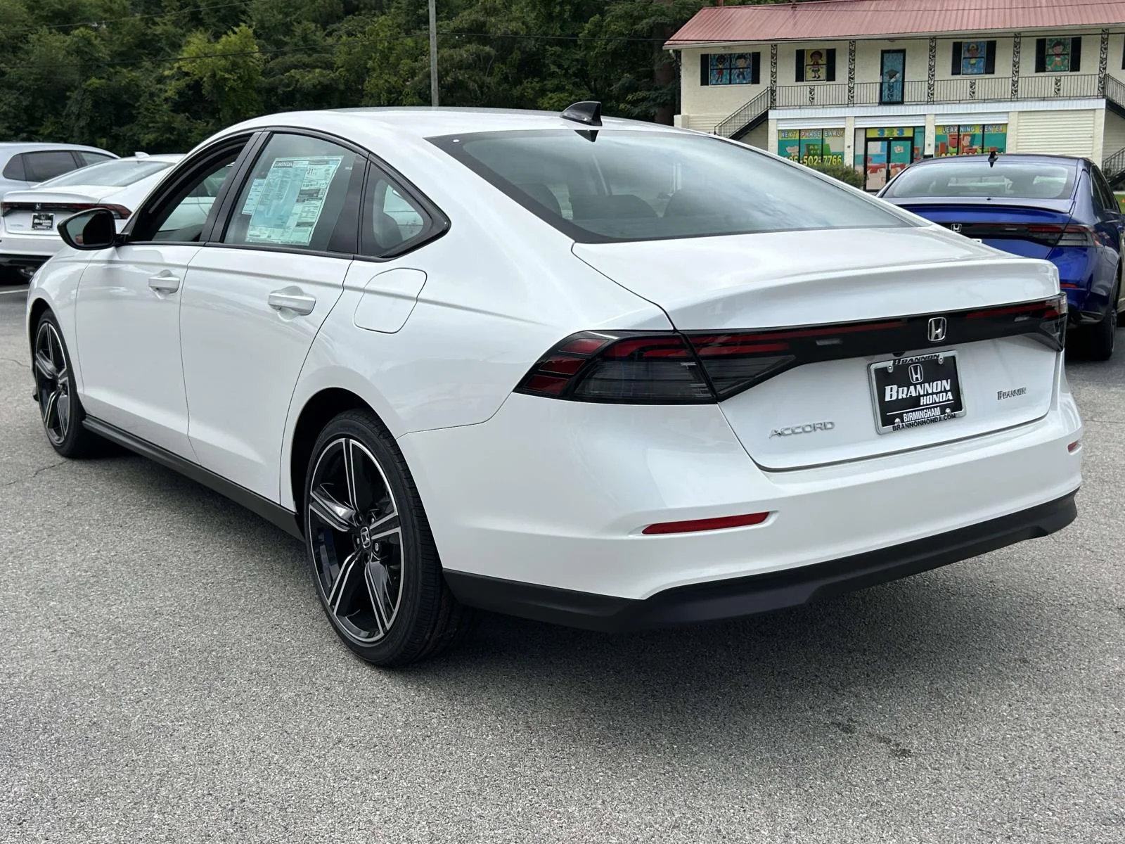 New 2026 Platinum White Pearl Honda SE CVT image 2