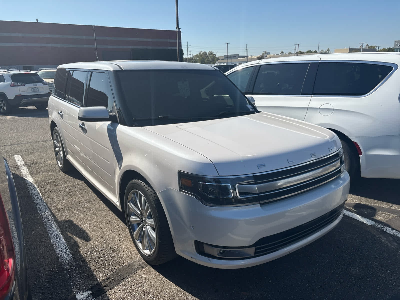 Used 2019 White Platinum Metallic Tri-Coat Ford Limited image 2