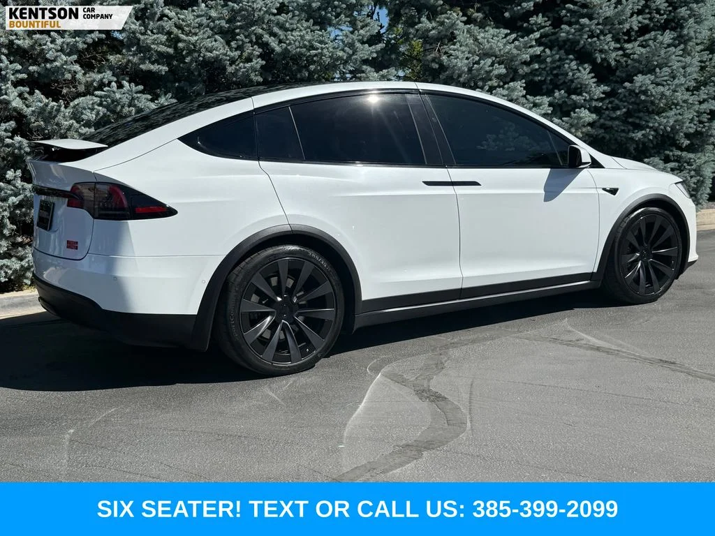Used 2022 White Tesla Plaid image 10