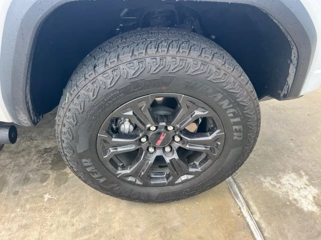 Used 2025 White GMC Elevation image 8