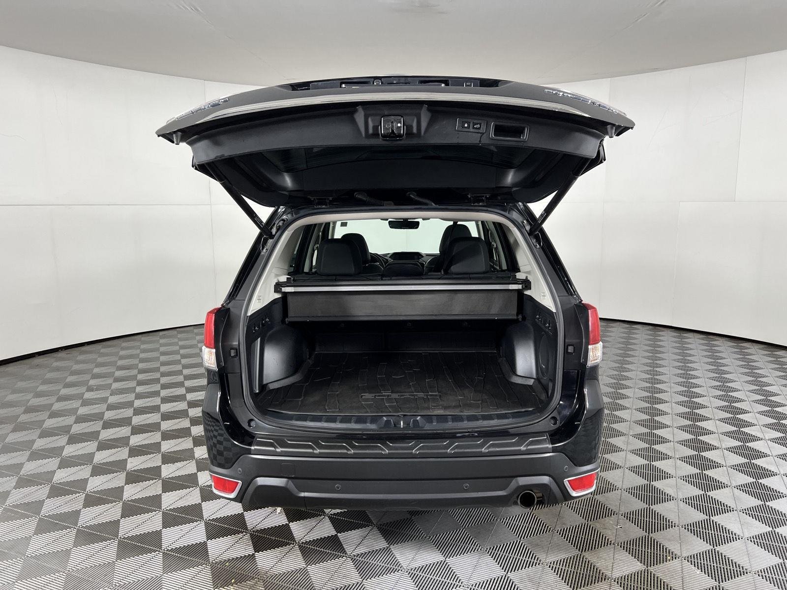 Used 2020 Crystal Black Silica Subaru Limited image 29