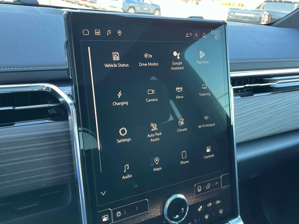2025 GMC Sierra EV Denali - Photo 28