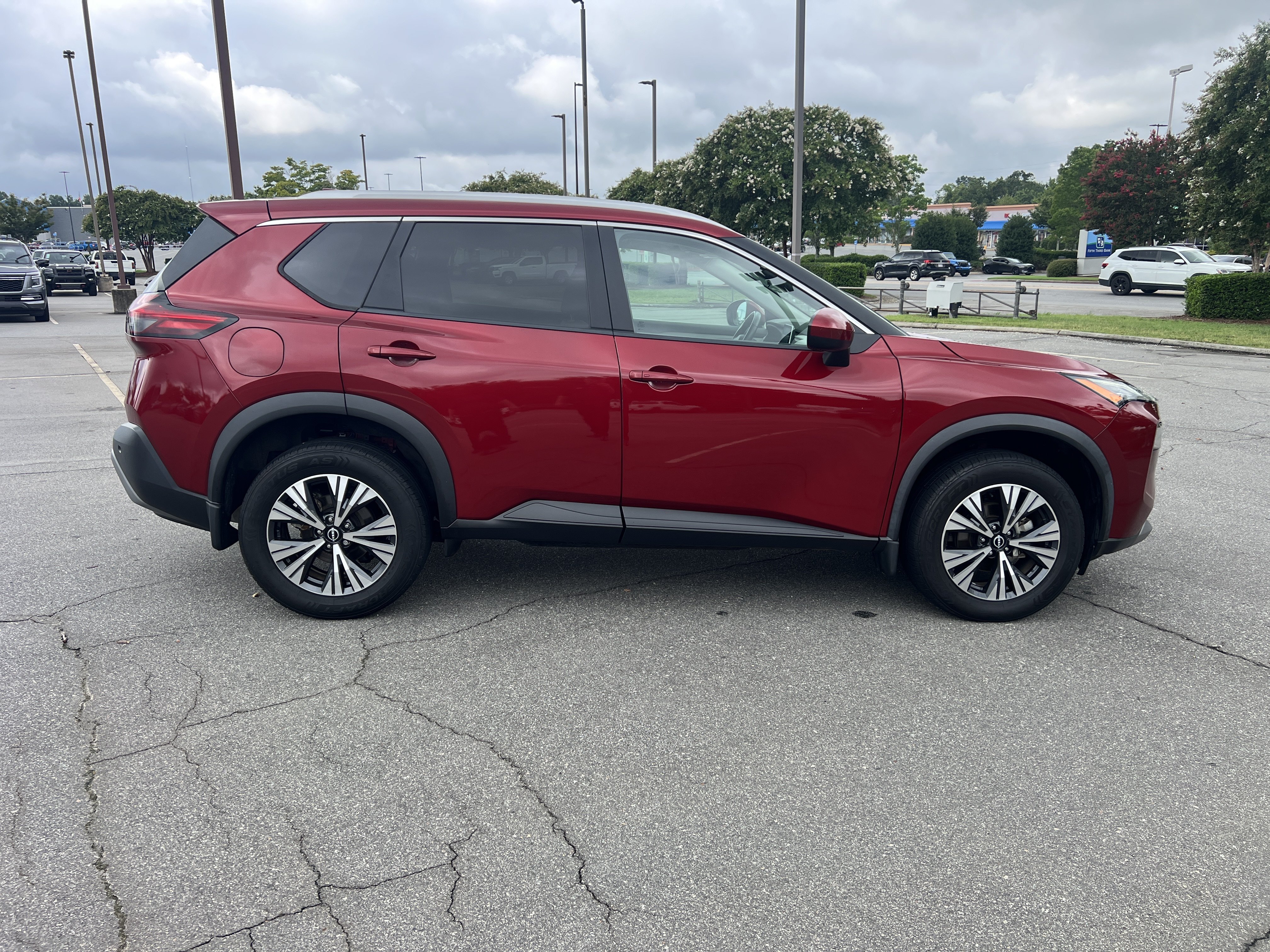 Certified Used 2023 Scarlet Ember Tintcoat Nissan SV image 4