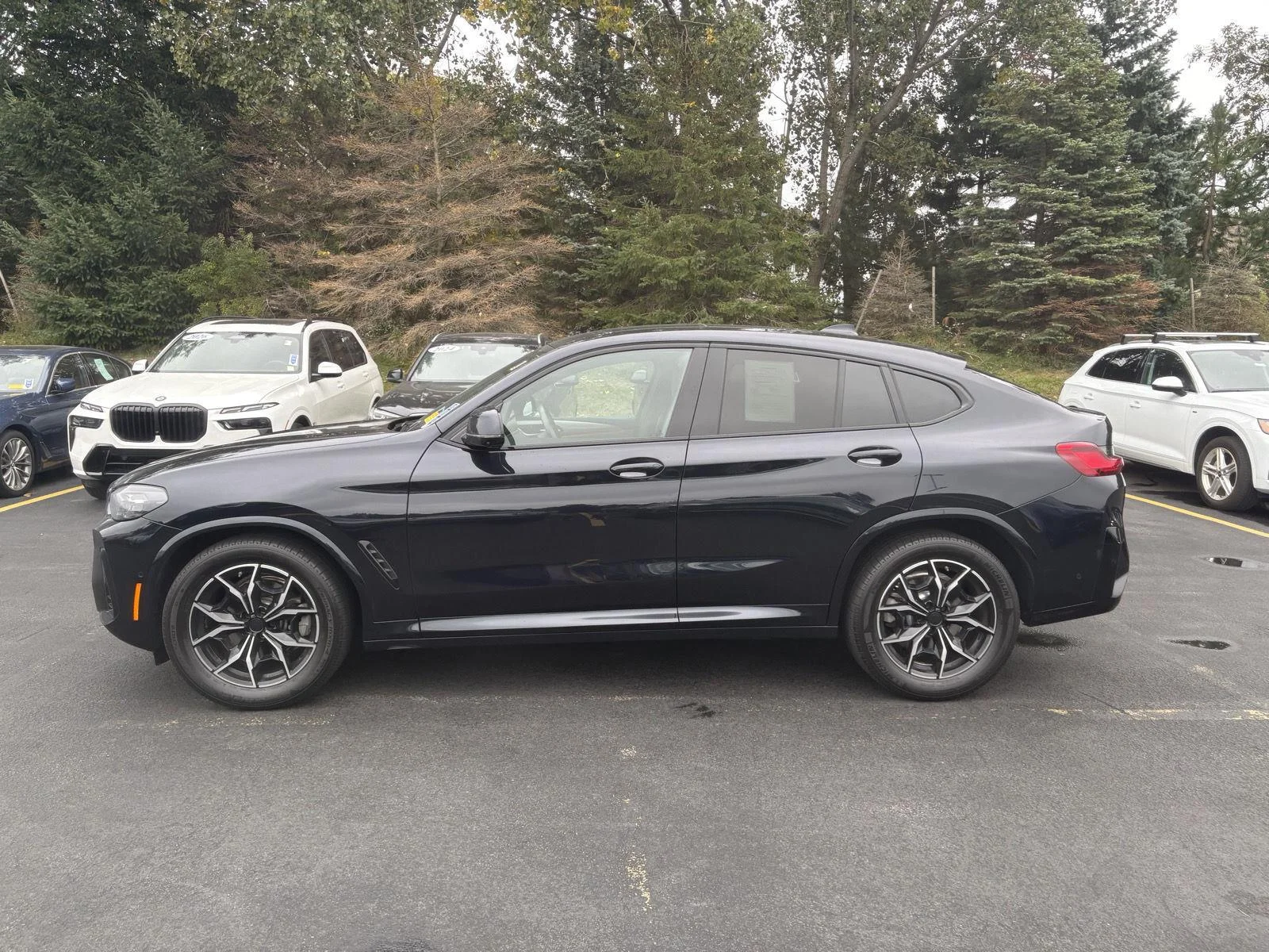 Used 2024 Carbon Black Metallic BMW xDrive30i image 4