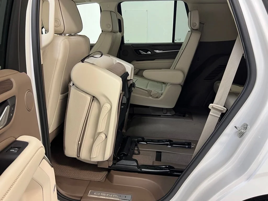 Used 2024 White Frost Tricoat GMC Denali image 29