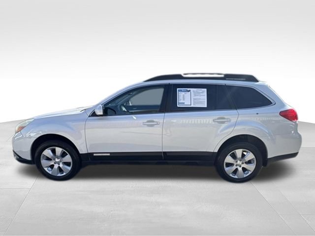 Used 2010 White Subaru 2.5i Premium image 4