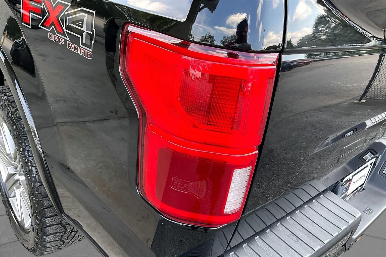 Used 2018 Shadow Black Ford LARIAT image 28